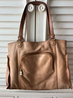 Classic Leather Tote Bag in Metallic Tan